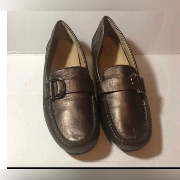 NATURALIZER Bronze Loafer Preowned - Picture 3 of 6